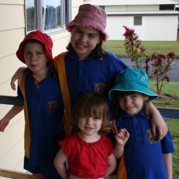 Meet your Posher, Bron - Picture 1 of 1